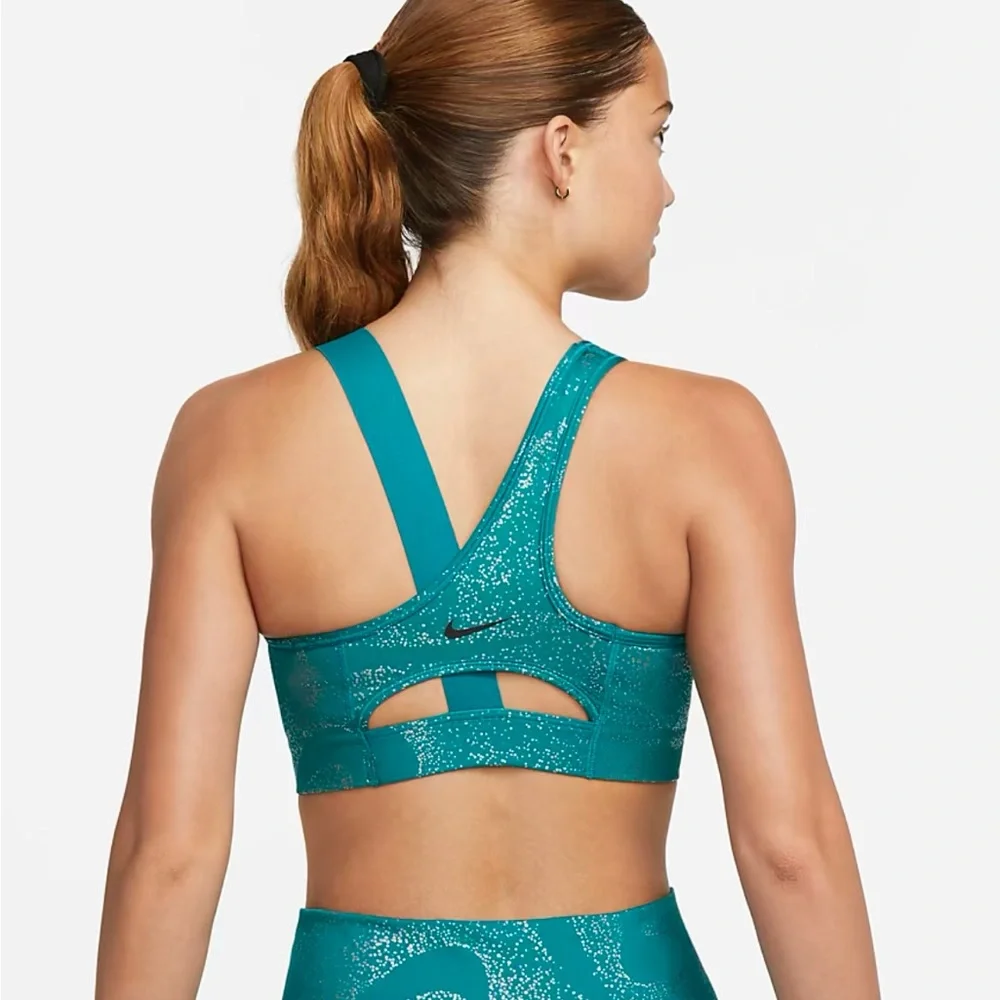 Nike Swoosh women’s sports bra. Asymmetrical, non-padded. Sz medium. - Picture 2 of 5